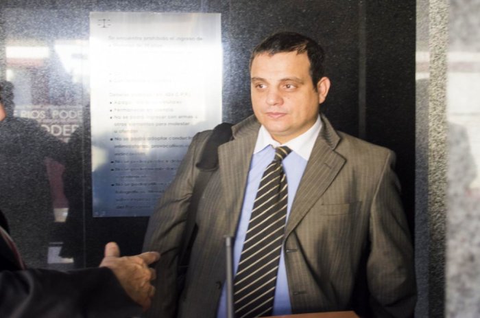 Reggiardo present&oacute; la denuncia y pide la remoci&oacute;n del fiscal que investiga al matrimonio.