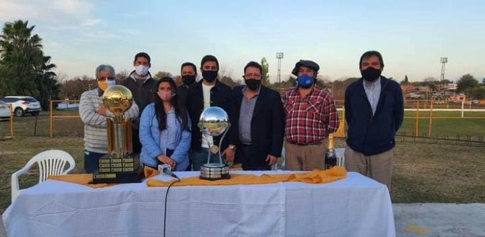 En 2020 la Junta Departamental de Paysand&uacute; y el Atl&eacute;tico Bella Vista le rendi&oacute; homenaje a Merentiel.