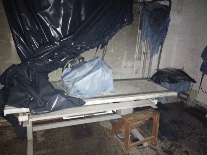 As&iacute; qued&oacute; la sala incendiada.