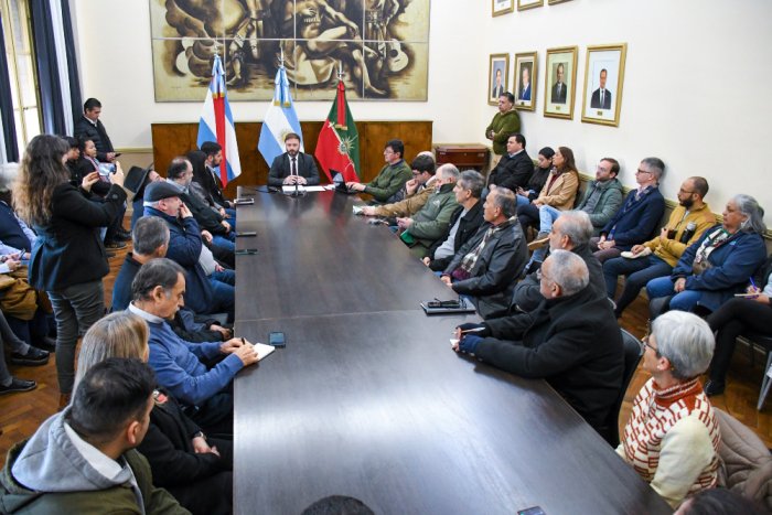 La reuni&oacute;n fue convocada por el intendente Francisco Azcu&eacute; y tuvo lugar este lunes.