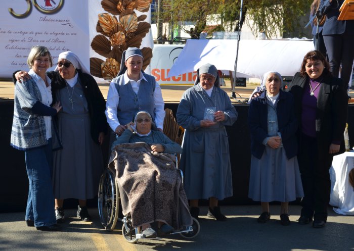 Algunas de las religiosas que iniciaron la obra educadora en Jes&uacute;s Nazareno.