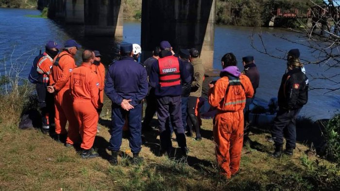 Amplio despliegue de polic&iacute;as, bomberos e integrantes de la Prefectura en el l&iacute;mite entre dos provincias.