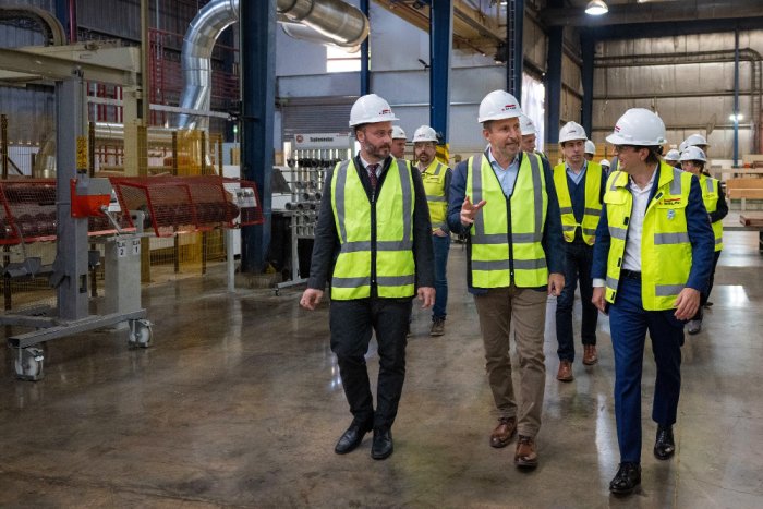 La visita se concret&oacute; este lunes, D&iacute;a de la Industria en Argentina.
