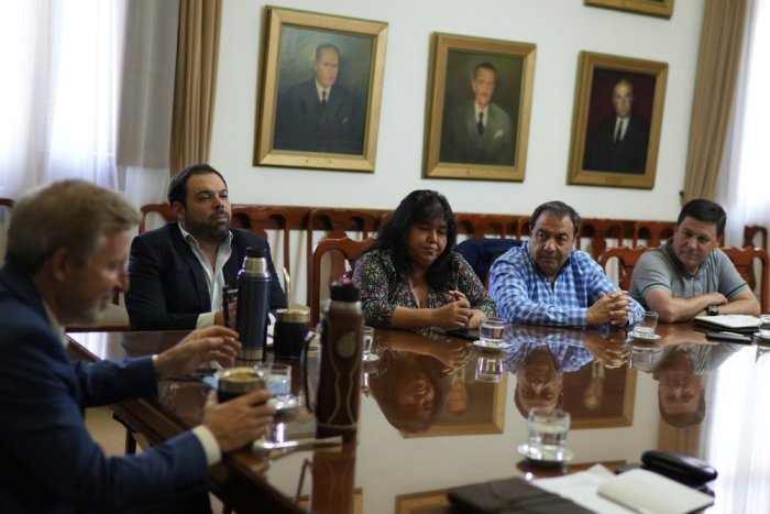 El gobernador y Troncoso recibieron a Miranda, Sanzberro, Conti, Silva, Oliva, Berthet y Dom&iacute;nguez.