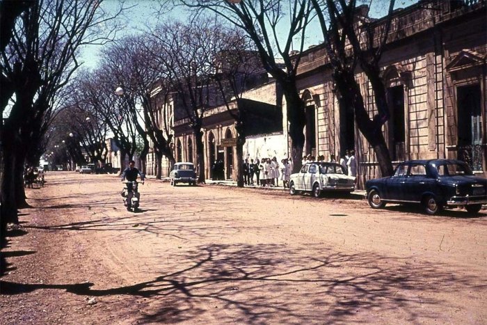 Calle 12 de Abril (1965)