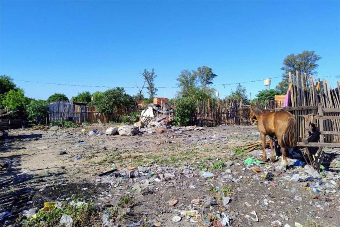 A&uacute;n quedan restos de basura aqu&iacute; y all&aacute;, pero no son nada en comparaci&oacute;n con la monta&ntilde;a que rodeaba la casilla de Ariel