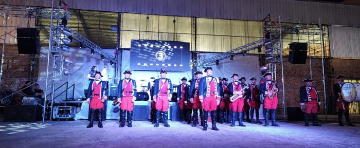 La Banda del Regimiento estuvo presente tambi&eacute;n en el recital.