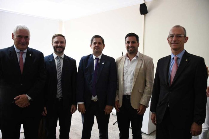 Maximiliano Ben&iacute;tez con Francisco Azcu&eacute;, Jorge Tito, Luciano Dell'Olio y Mart&iacute;n Acevedo Mi&ntilde;o