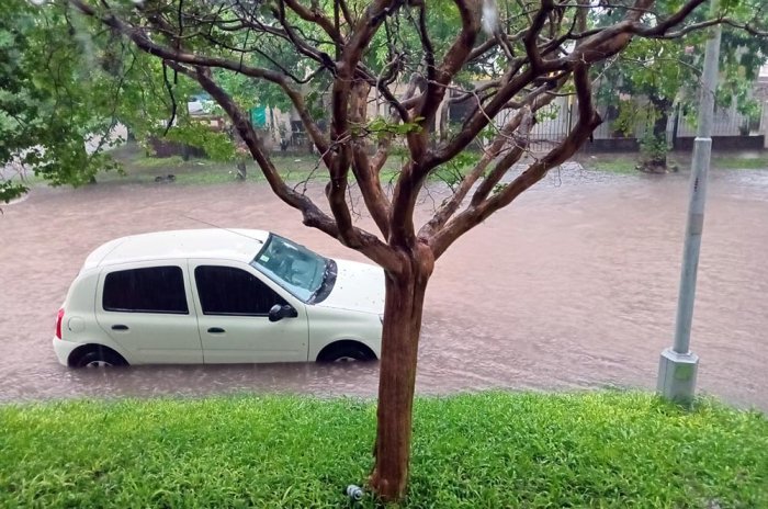 Otra parte de la ciudad tambi&eacute;n afectada.