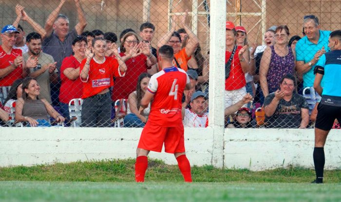 Wallingre celebr&oacute; con los suyos la apertura del marcador.
