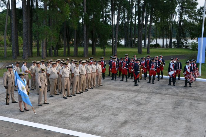 La banda del Regimiento y el personal de PNA Salto Grande, presentes en la ceremonia.