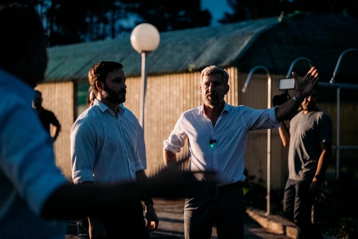 Junto al intendente Azcu&eacute;, el gobernador Frigerio recorri&oacute; el hotel en mayo &uacute;ltimo.