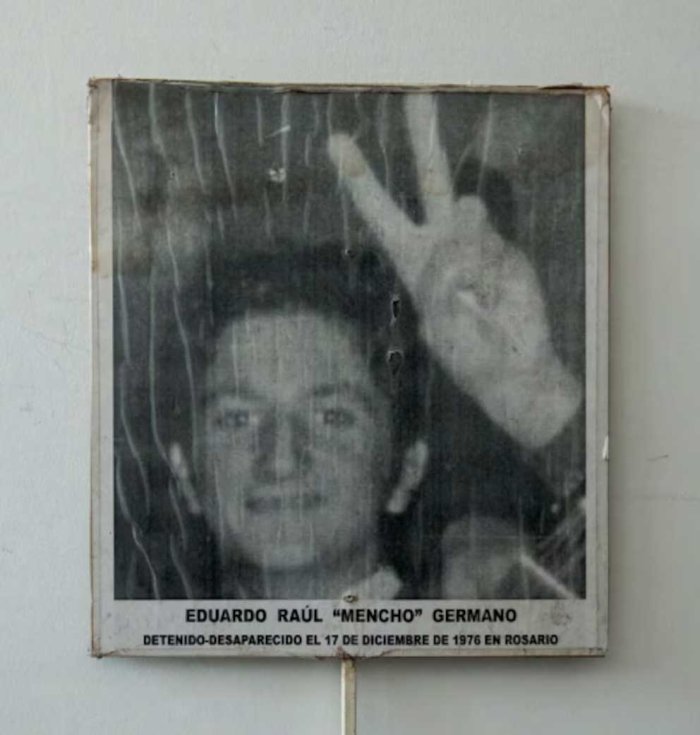 Pancarta utilizada por la familia en las manifestaciones por Memoria, Verdad y Justicia (Contradesaparecido - Gustavo Germano)