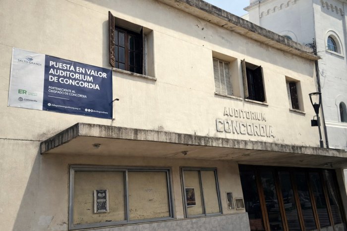As&iacute; luce actualmente la fachada de la sala ubicada junto a la Catedral.