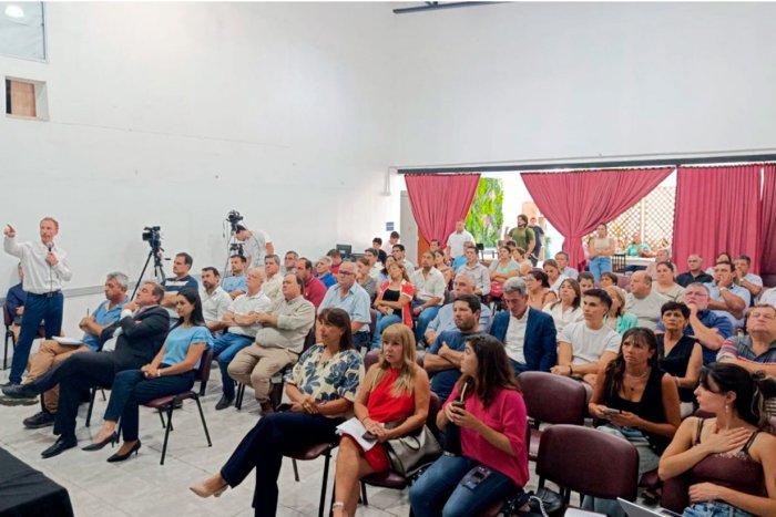 La consulta popular se realiz&oacute; este lunes en San Jos&eacute; de Feliciano (foto: Chajar&iacute; al D&iacute;a).