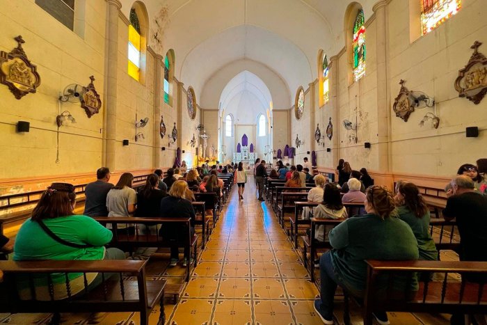 La parroquia "Sagrado Coraz&oacute;n" recibe a miles de fieles cada Viernes Santo.