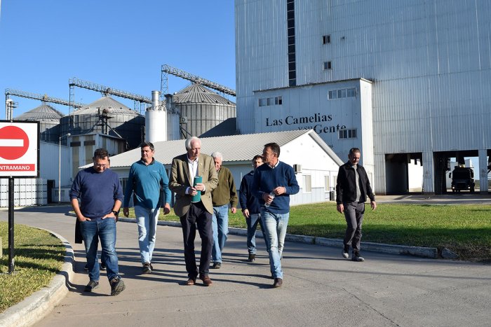 Bernaudo recorri&oacute; las obras junto a otros funcionarios y directivos de Las Camelias.