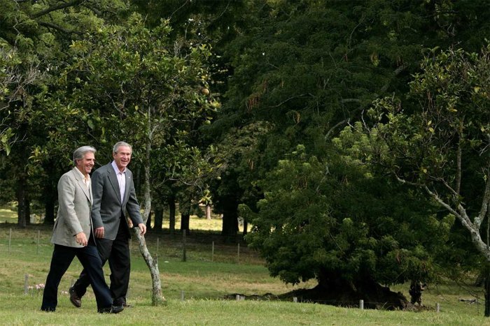 Tabar&eacute; V&aacute;zquez con George Bush