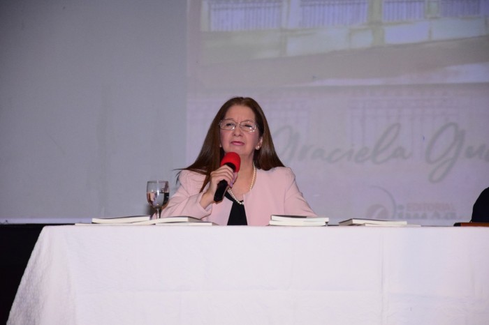 Graciela Guerrero present&oacute; su libro en el Instituto de Profesorado "Concordia" (foto S&aacute;nchez).