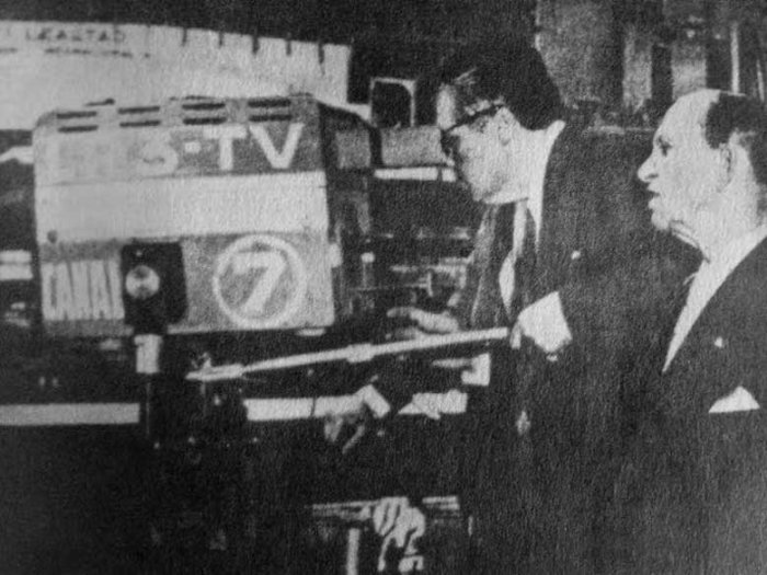 Jaime Yankelevich y Enrique Susini en la primera transmisi&oacute;n de la TV argentina