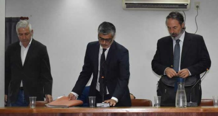 A la derecha, Lambruschini. A la izquierda, el condenado Orrico