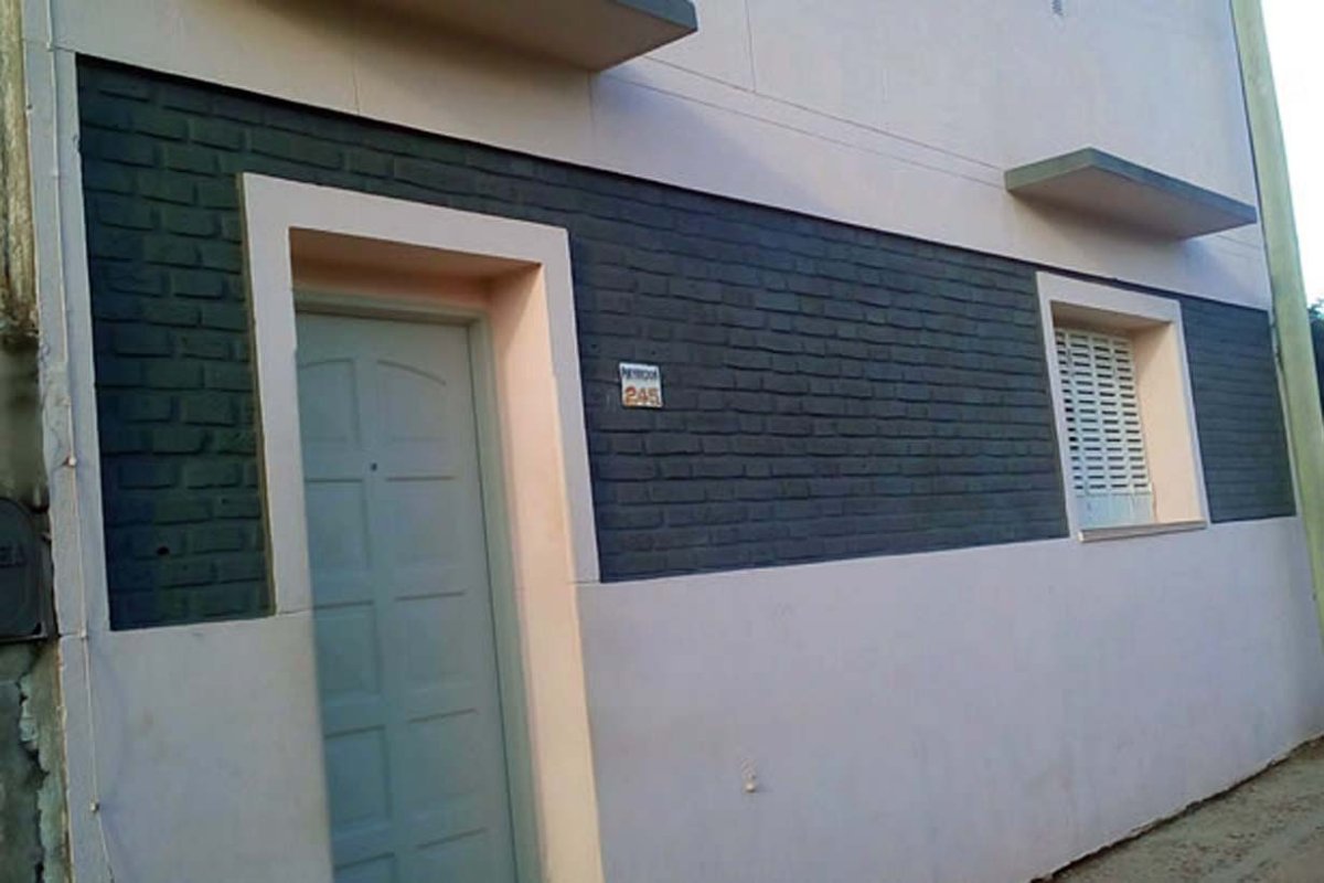 La vivienda fue apedreada