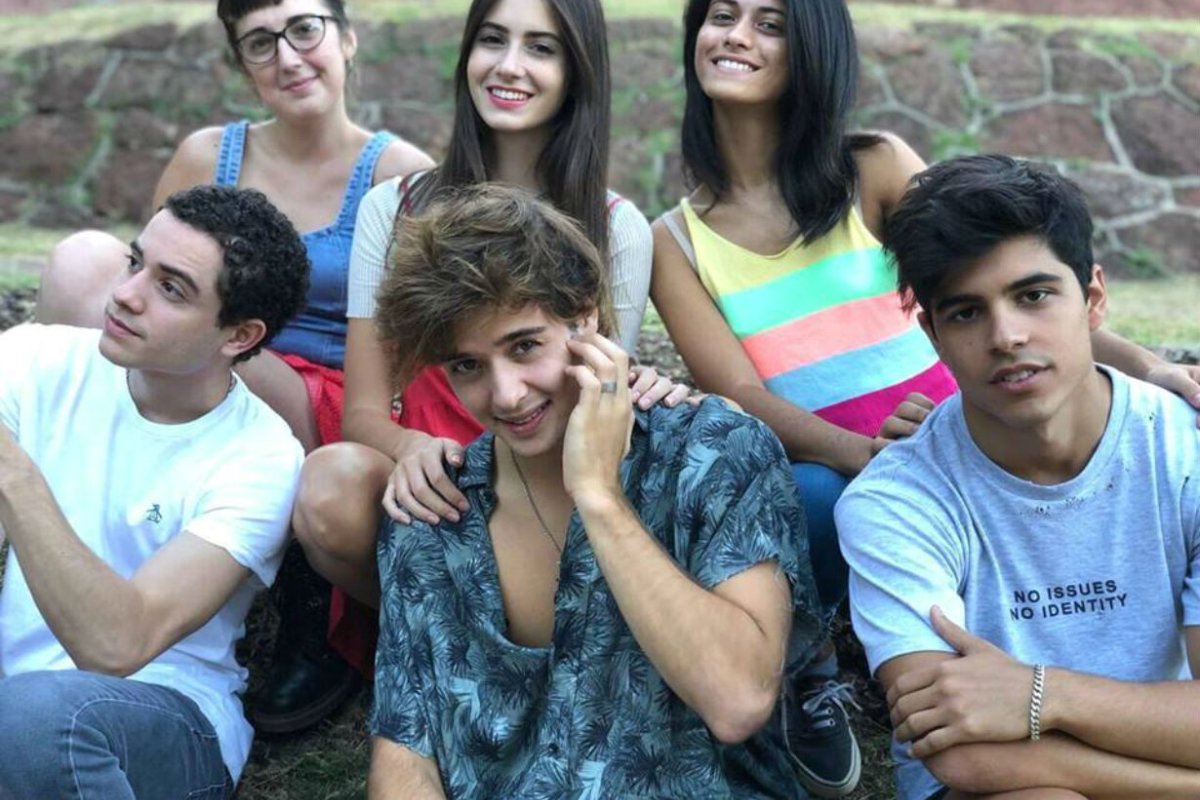 Parte del elenco de Ando Cantando.