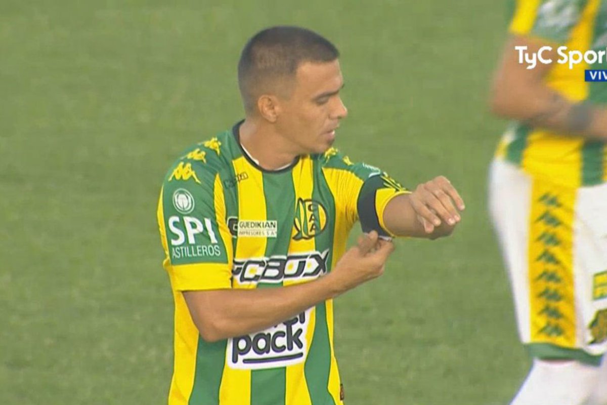 El uruguayense, capit&aacute;n del Tibur&oacute;n marplatense.