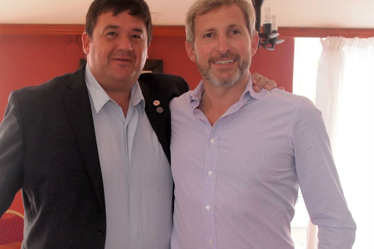 Sebasti&aacute;n Cuberli junto al ministro Frigerio.