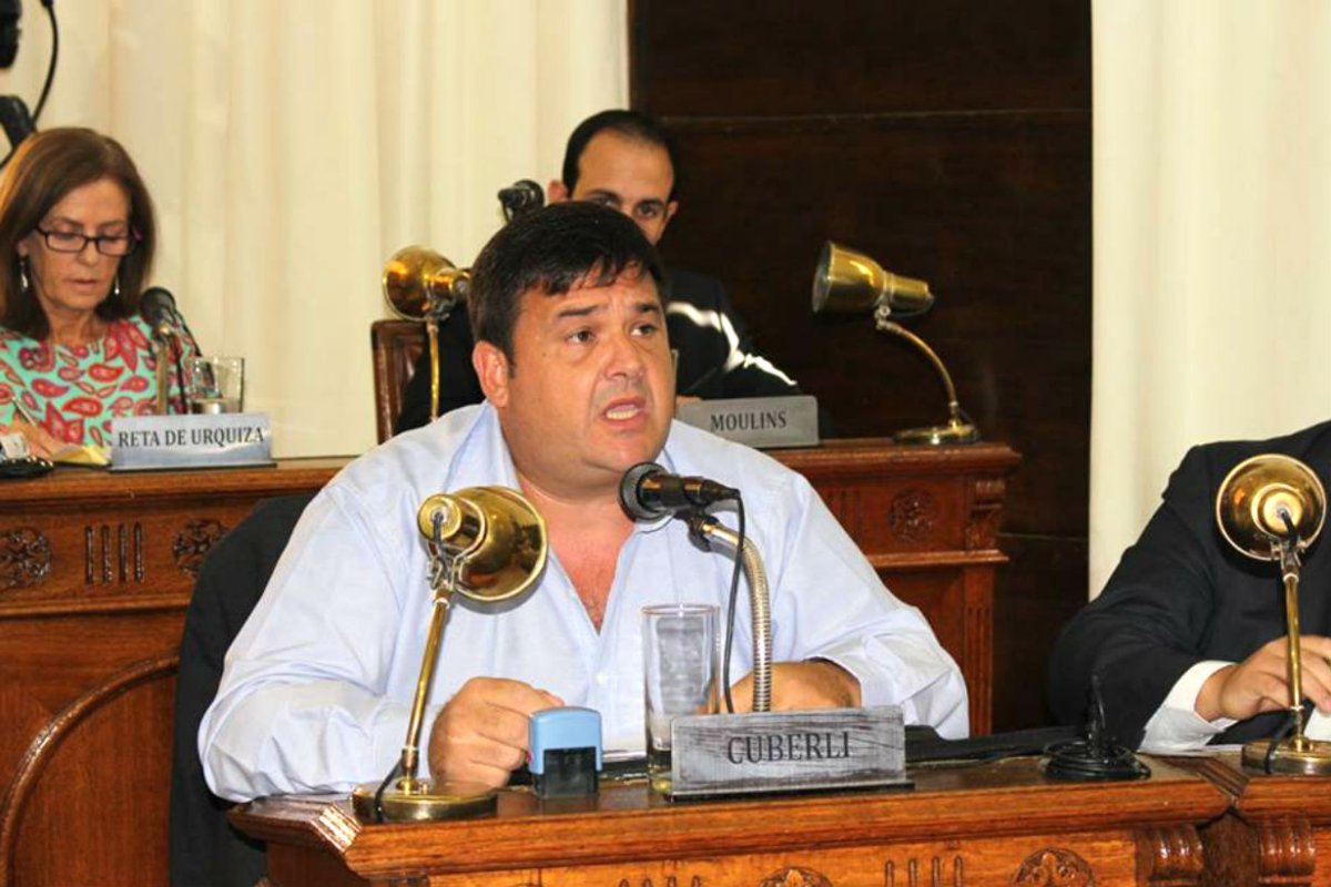 El concejal anunci&oacute; su renuncia en el HCD