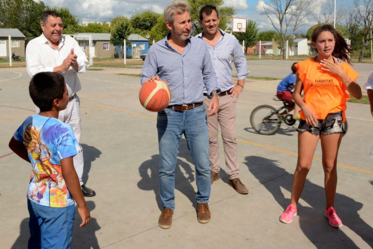 Frigerio, con De &Aacute;ngeli en Maci&aacute;.