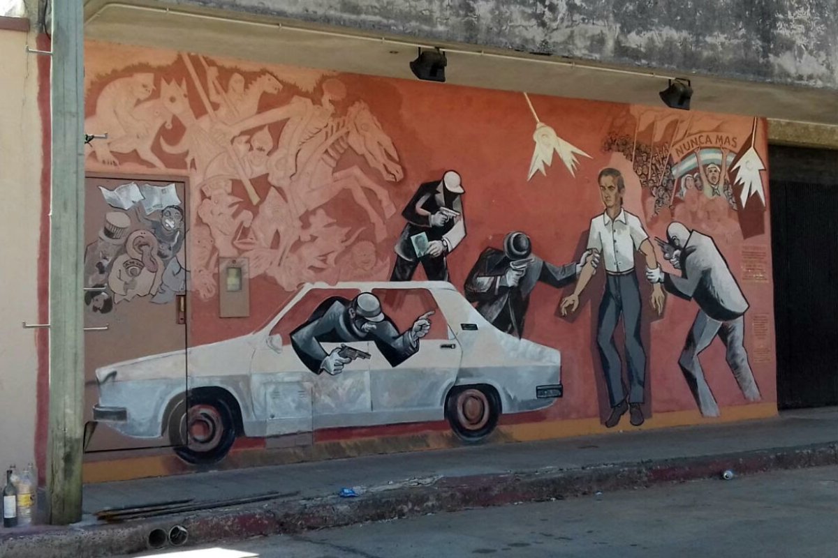 El mural es obra del artista Nicol&aacute;s Passarella.