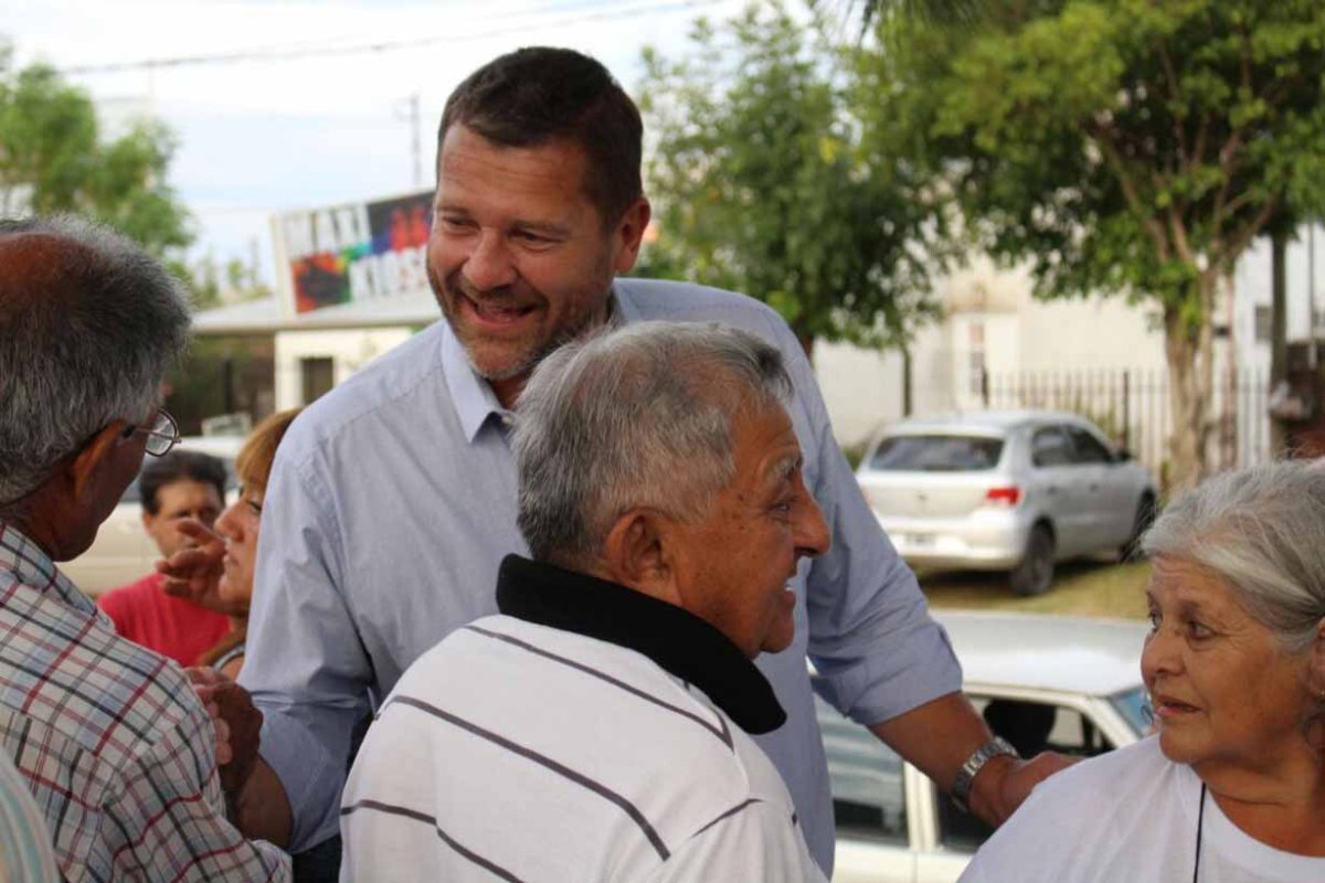 Gay con vecinos de Concordia