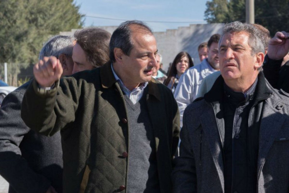 Ariel Robles, junto a Sergio Urribarri.
