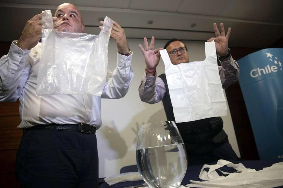 Chilenos fabrican bolsas solubles