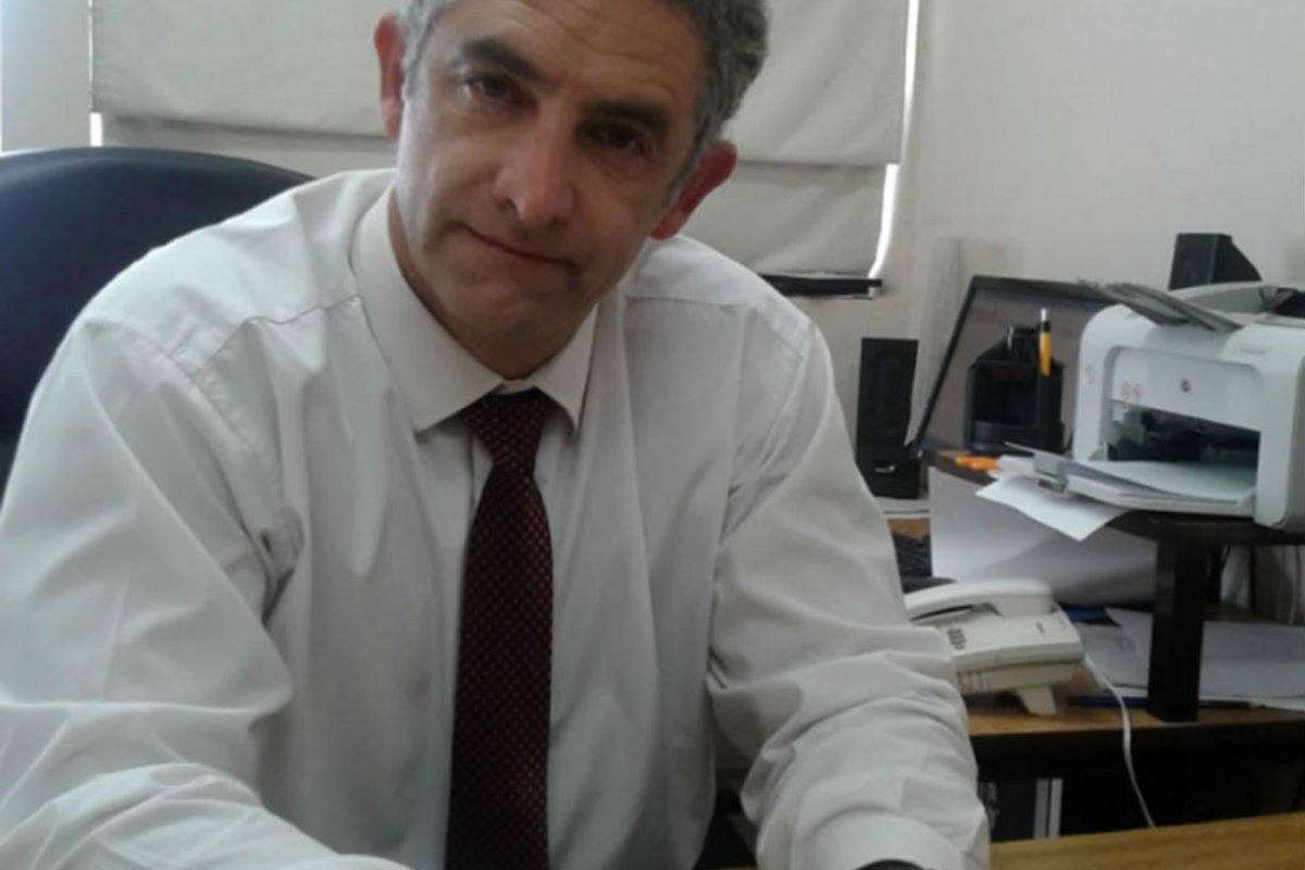 Mautone investiga el robo al drugstore.