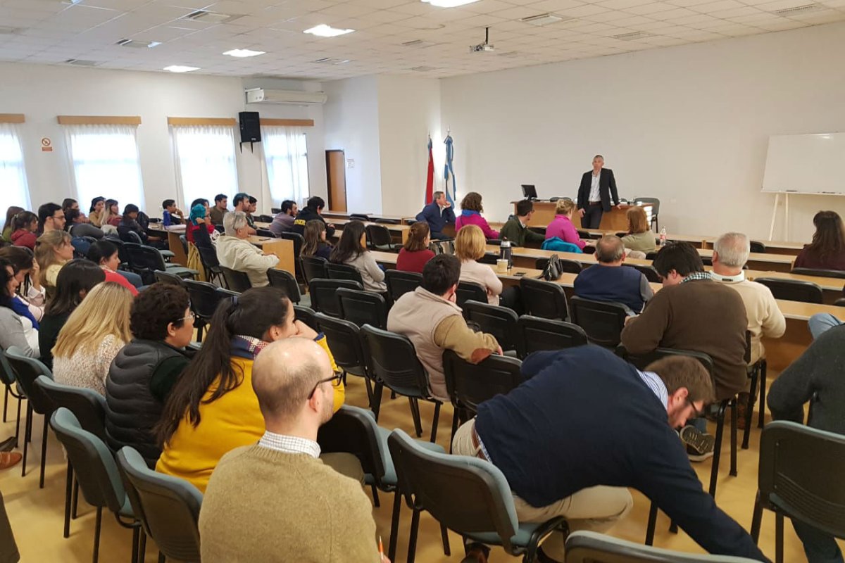 La charla con el doctor Arbello, en Concordia.