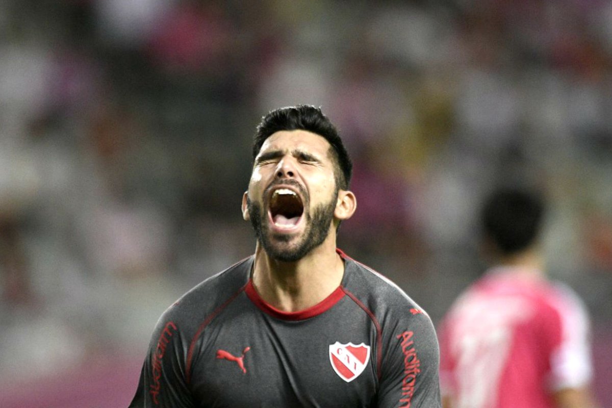 Silvio Romero hizo el &uacute;nico gol del partido.