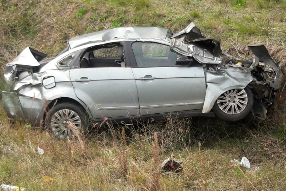 En ese auto sufri&oacute; el accidente la joven doctora.