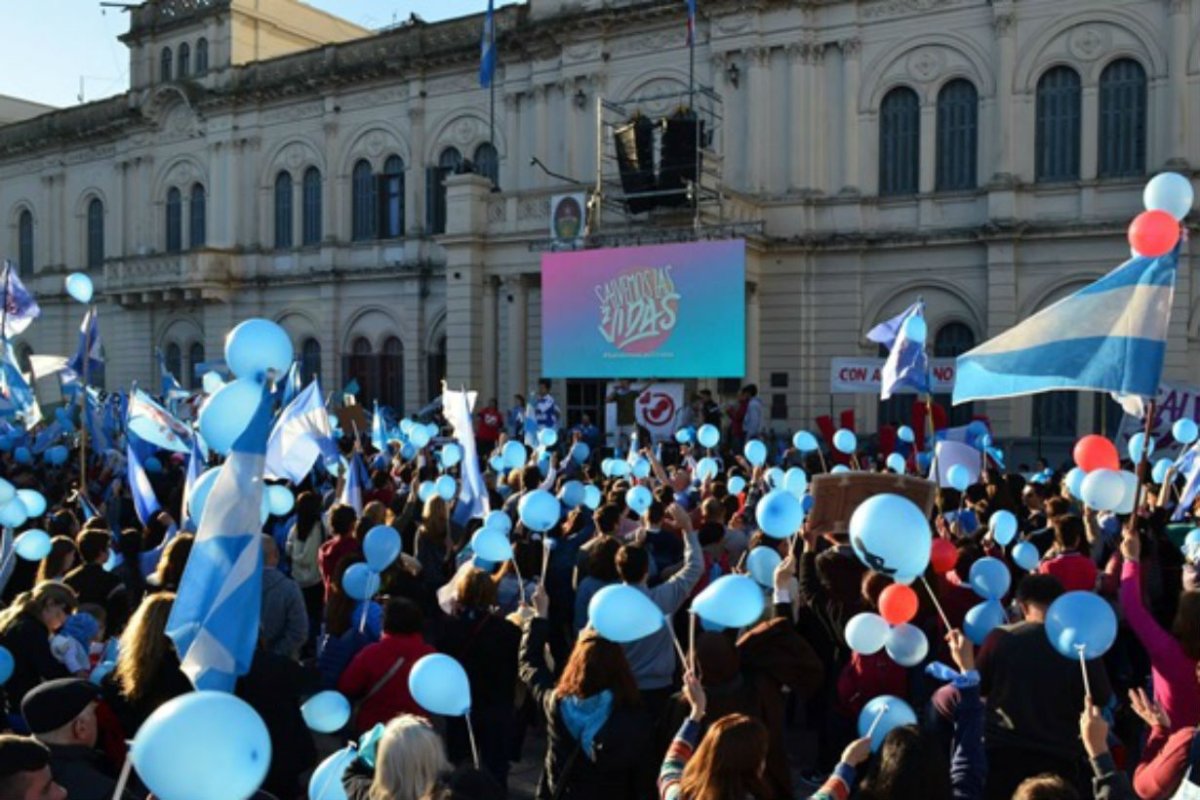 Manifestaci&oacute;n "Salvemos las 2 vidas" en Paran&aacute;.
