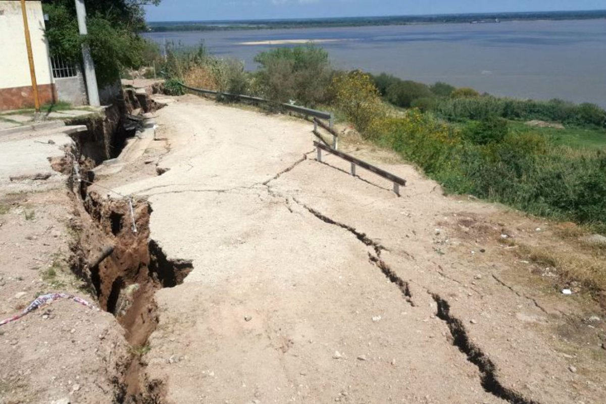 A la grieta de la barranca se sum&oacute; la pol&iacute;tica.