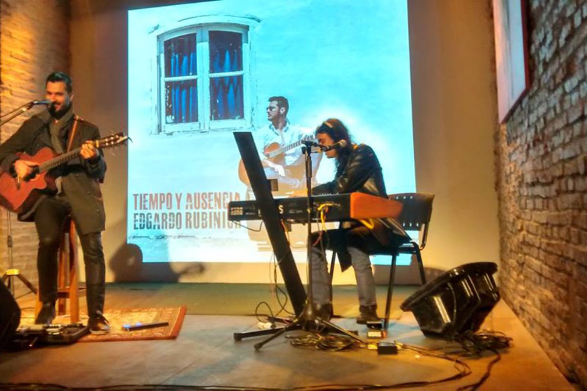 Rubinich junto a Solanas, en un recital anterior.