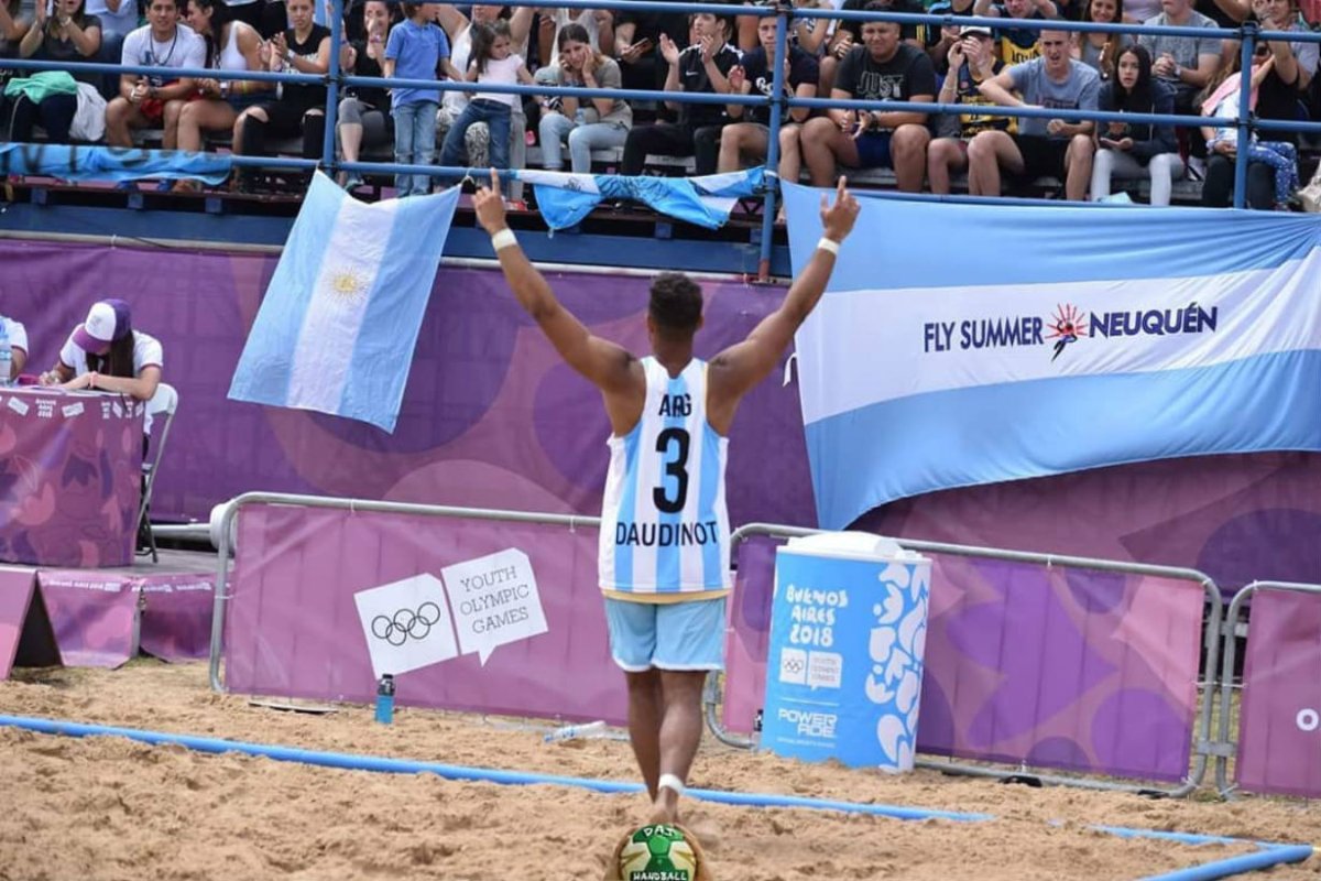 El de Chajar&iacute;, destacado en el beach handball.