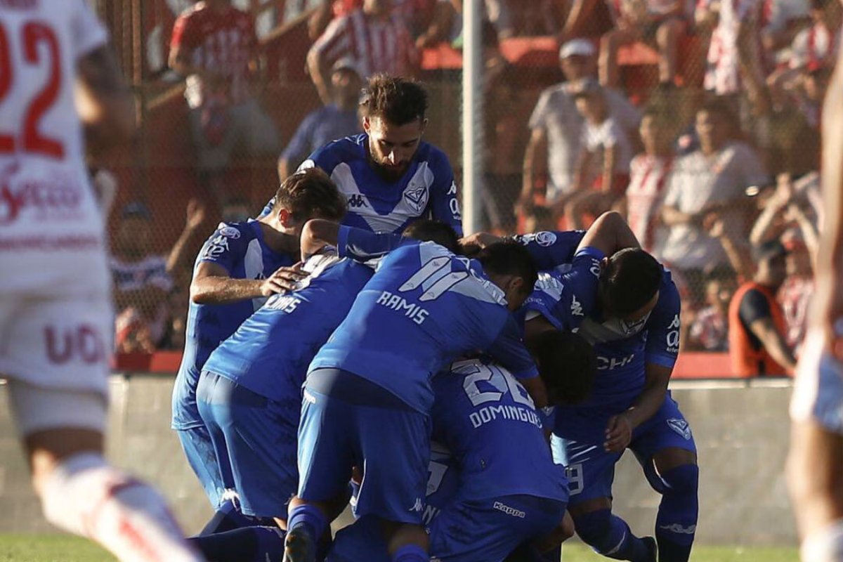 En la pila humana est&aacute; Robertone, clave ayer.