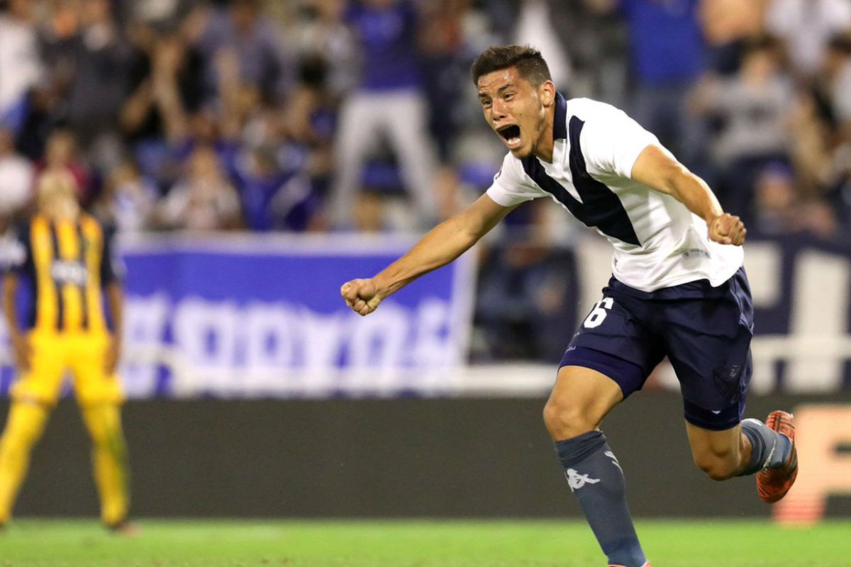 Lucas Robertone anot&oacute; el primer gol.