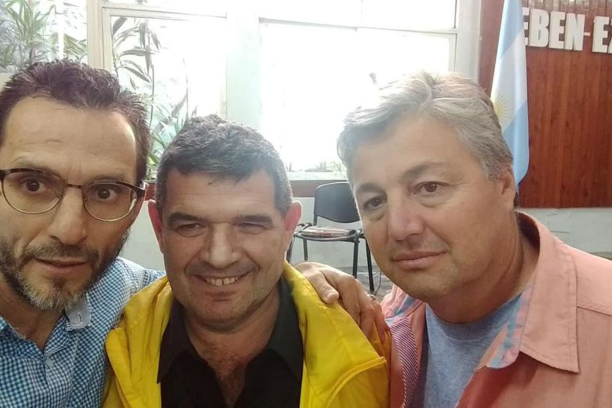 Alejandro Arga&ntilde;aras junto a Olmedo, en La Paz.