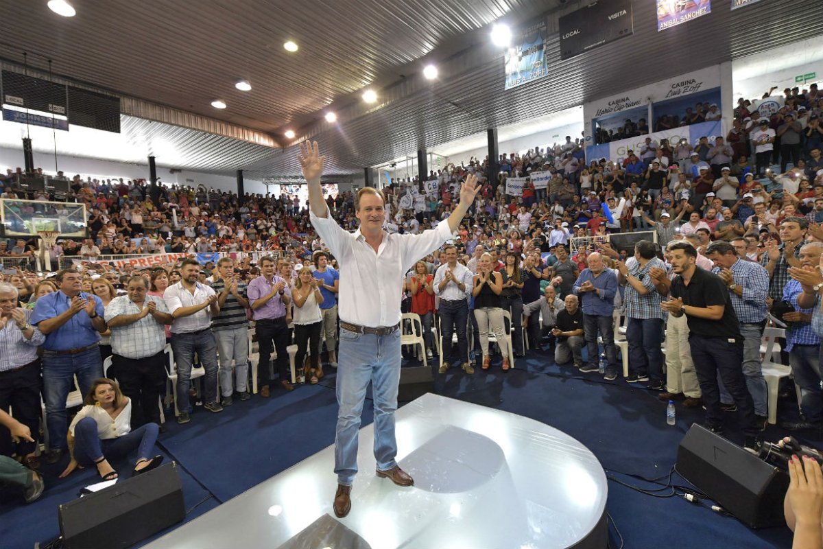 En un escenario sobre la B, as&iacute; estuvo en Echag&uuml;e.