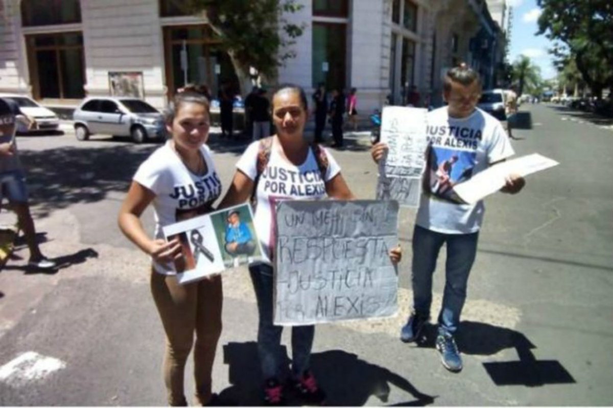 Familiares y amigos piden justicia por Alexis.