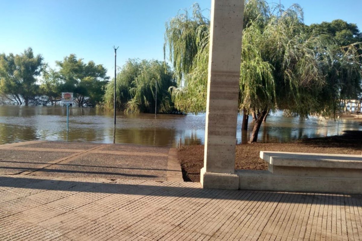 29/01: Los Sauces, a&uacute;n bajo agua (foto: EER).
