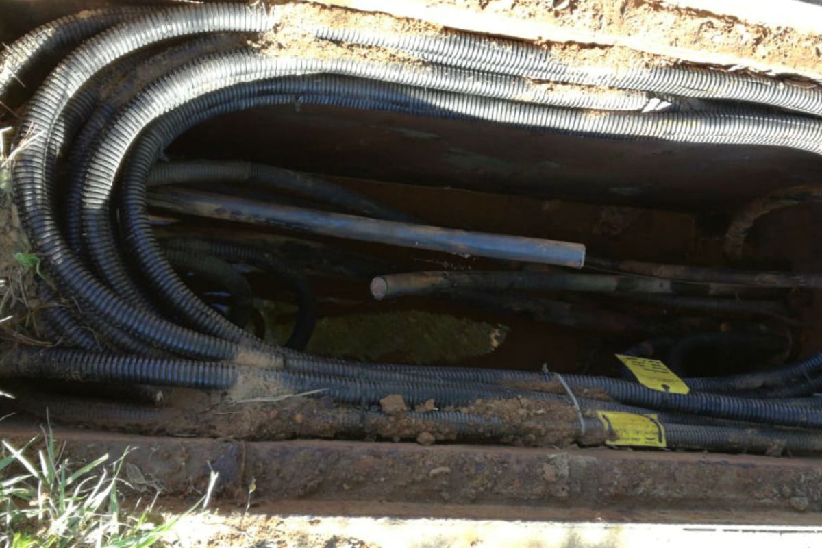Ah&iacute; fue donde cortaron cables para robar cobre.